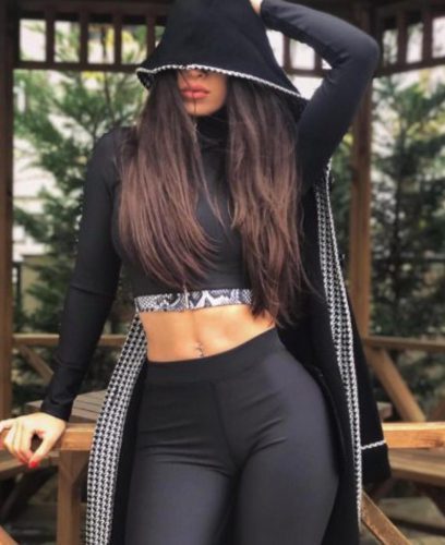 Konuşkan Tatlı ve Sevimli Escort Sevim Erotik Gecelerinde