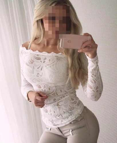 Oral Escort Buket Dudaklarındaki Ateşi Paylaşıyor