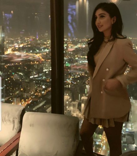 Otelde Veren Escort Esin ile Görüşün