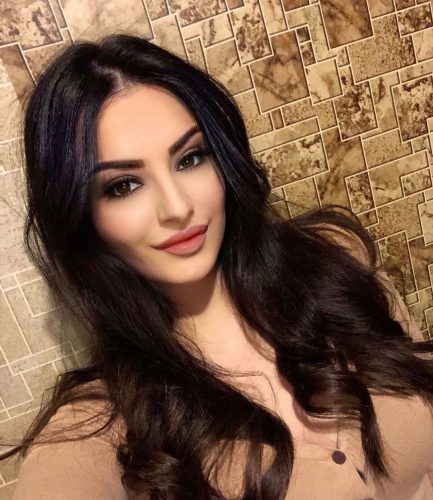 Topuklu Giyen Lolita Escort Tülin