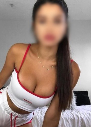 Tutkuları Bulunan Escort Yağmur ile Birlikte Olun